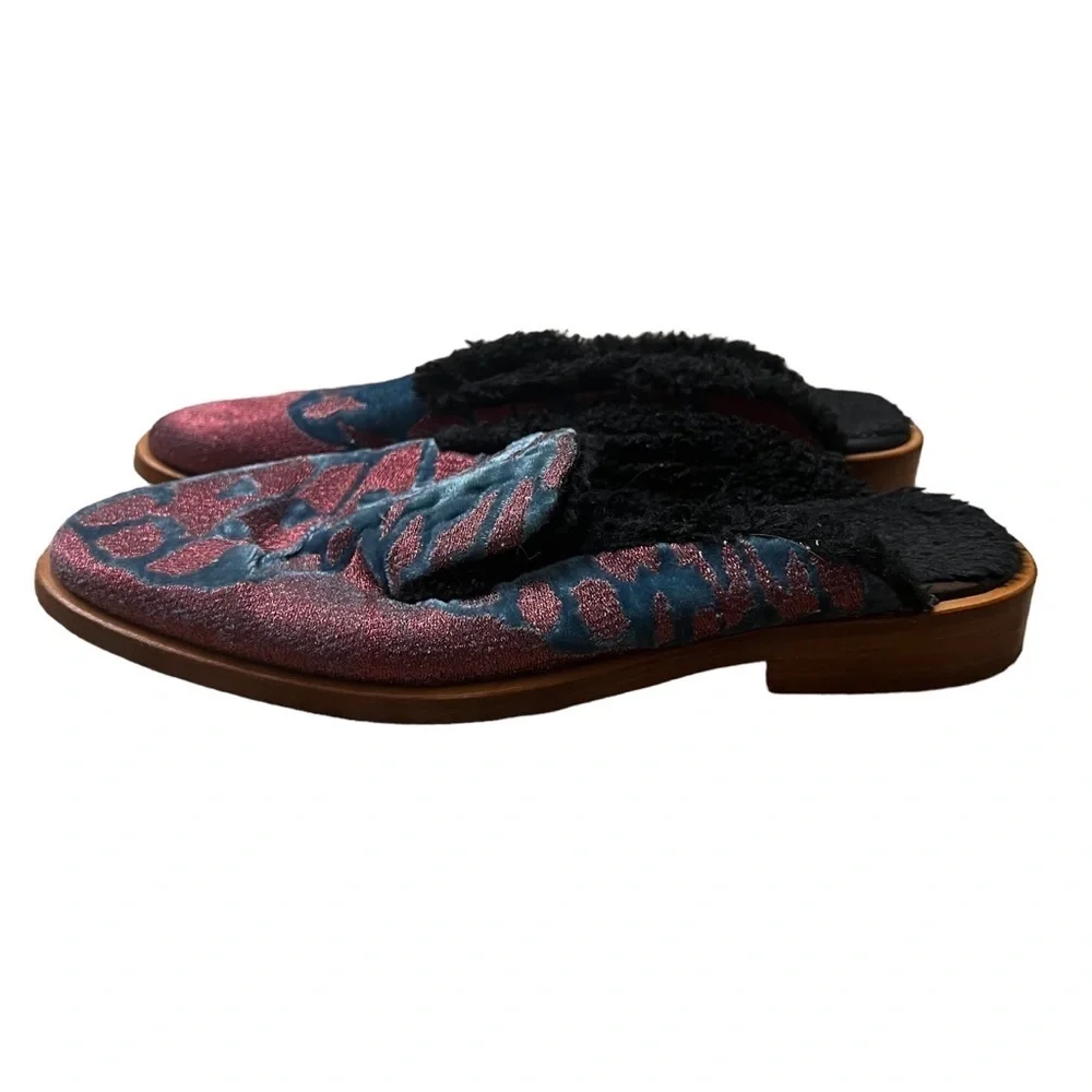 FREE PEOPLE Butterfly Effect Mules Faux Fur Lined in Pink/Blue Size 38 (7.5)